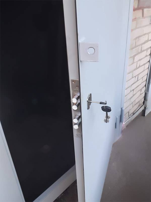 Замок в калитке ворот